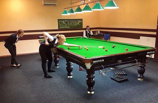 Яна Шут во время матча против Владислава Калиновского